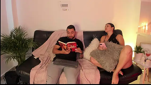 Snapshot of Sweet_and_caramel chatting on 22, 1, 2025 Sweet and caramel online show from 22, 1, 2025