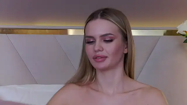 Snapshot of KristinaMaers chatting on 20, 2, 2025 KristinaMaers online show from 20, 2, 2025