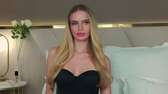 Snapshot of KristinaMaers chatting on 1, 12, 2025 KristinaMaers online show from 1, 12, 2025