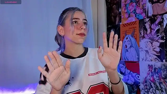 ArtemisaBlake online show from 5, 4, 2026