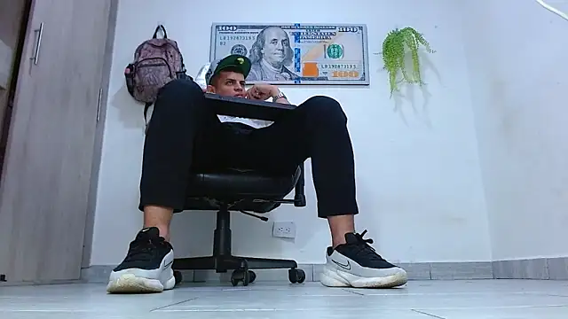 Snapshot of boss_of_cash chatting on 15, 6, 2026 boss of cash online show from 15, 6, 2026