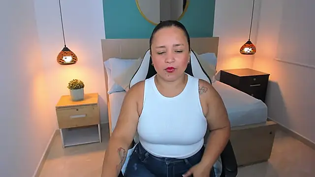 Snapshot of linda_rios_ chatting on 15, 1, 2025 linda rios online show from 15, 1, 2025