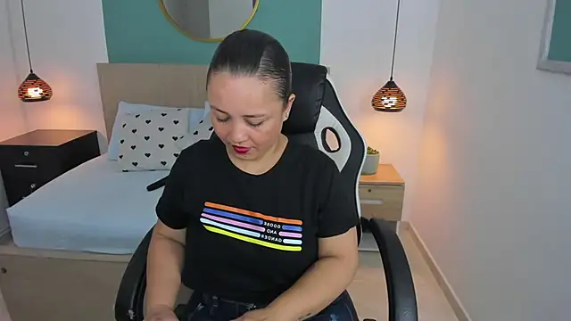 Snapshot of linda_rios_ chatting on 20, 3, 2025 linda rios online show from 20, 3, 2025