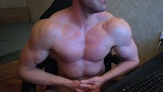 Snapshot of TheFitGiant chatting on 28, 2, 2025 TheFitGiant online show from 28, 2, 2025