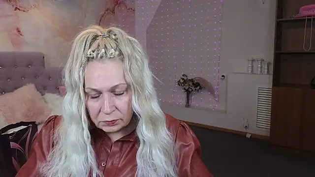 Penelope Pinky online show from 17, 1, 2025