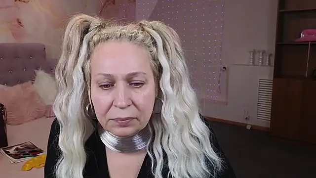 Penelope Pinky online show from 22, 1, 2025