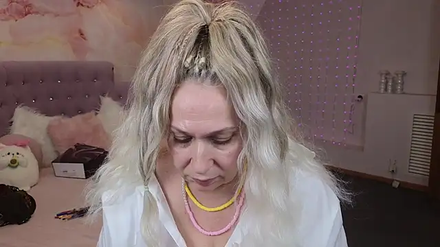 Penelope Pinky online show from 23, 1, 2025