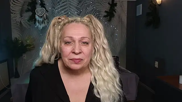 Penelope Pinky online show from 27, 1, 2025