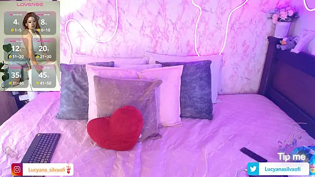 Snapshot of LucyanaSilva chatting on 11, 10, 2025 LucyanaSilva online show from 11, 10, 2025