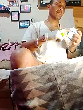 Snapshot of NewBe9D9 chatting on 14, 12, 2025 NewBe9D9 online show from 14, 12, 2025