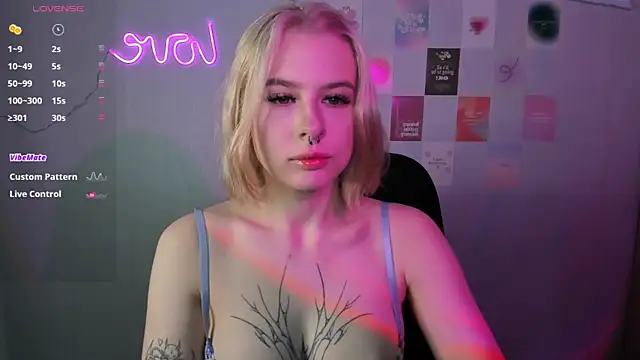 tender kiitty online show from 22, 12, 2024