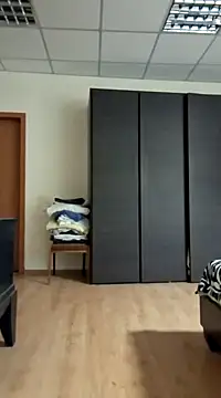 Romakappa1812 online show from 6, 1, 2025