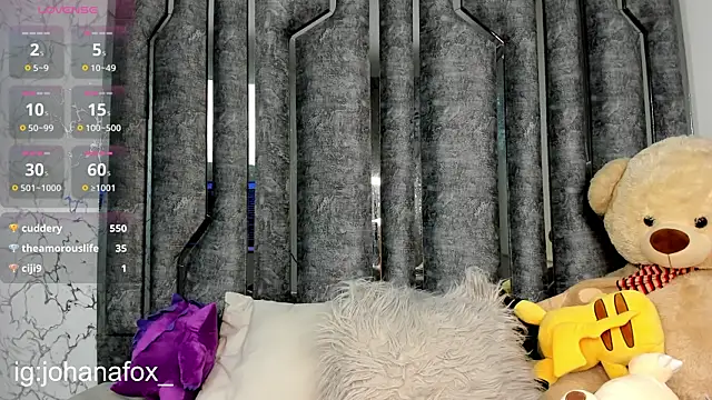 johanafox  online show from 18, 12, 2024