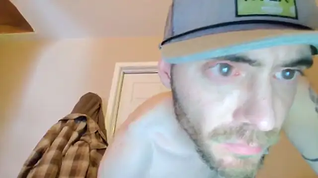 Snapshot of Huntzg23 chatting on 2, 12, 2025 Huntzg23 online show from 2, 12, 2025