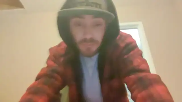 Snapshot of Huntzg23 chatting on 19, 12, 2025 Huntzg23 online show from 19, 12, 2025