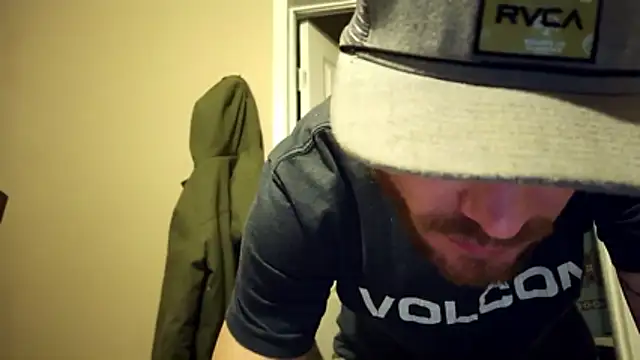 Snapshot of Huntzg23 chatting on 23, 12, 2025 Huntzg23 online show from 23, 12, 2025