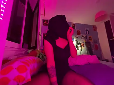 Snapshot of littlewitchxoxo chatting on 15, 12, 2024 littlewitchxoxo online show from 15, 12, 2024