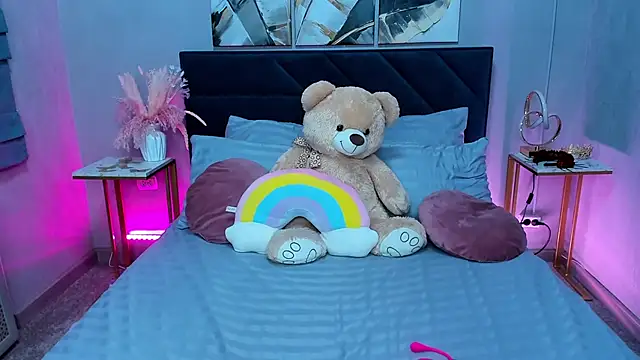 Curvy Dynamite  online show from 18, 11, 2025