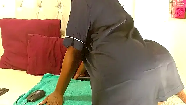 Browncaramel1999 online show from 17, 6, 2026