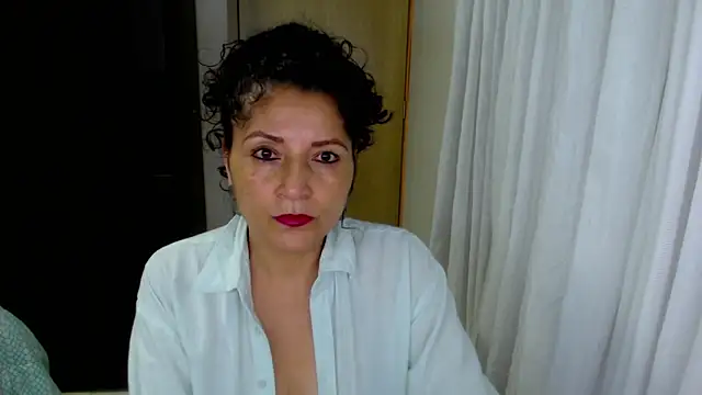 Snapshot of arianna_ros3 chatting on 13, 5, 2026 arianna ros3 online show from 13, 5, 2026