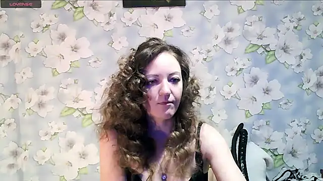 Snapshot of KattyLuuu chatting on 2, 2, 2025 KattyLuuu online show from 2, 2, 2025