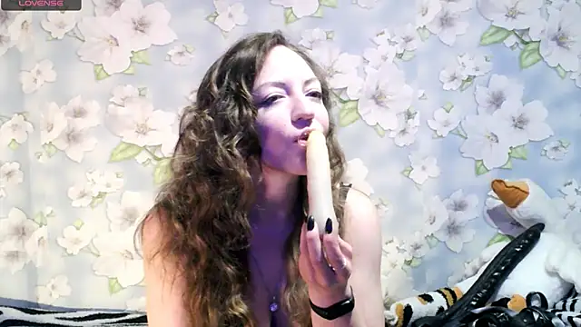 Snapshot of KattyLuuu chatting on 3, 2, 2025 KattyLuuu online show from 3, 2, 2025