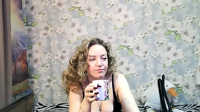 Snapshot of KattyLuuu chatting on 9, 10, 2025 KattyLuuu online show from 9, 10, 2025