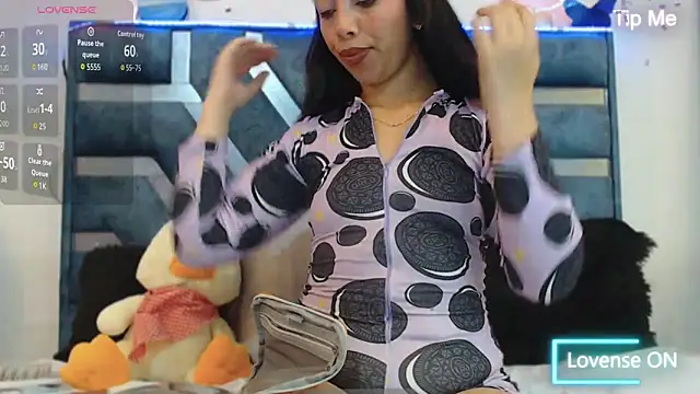 Roxan Fox- online show from 6, 10, 2025