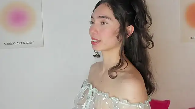 Ana is from Heaven online show from 7, 11, 2025