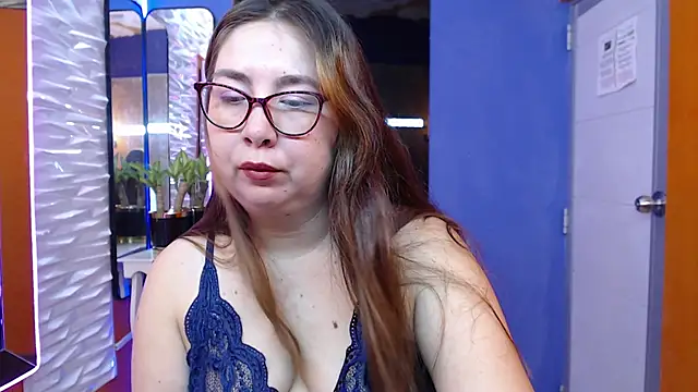 Snapshot of chloe_prg chatting on 21, 2, 2025 chloe prg online show from 21, 2, 2025