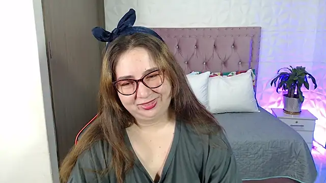 Snapshot of chloe_prg chatting on 22, 2, 2025 chloe prg online show from 22, 2, 2025