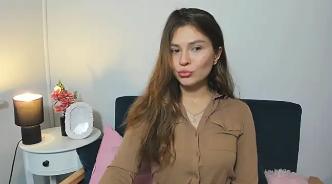 Snapshot of CamilaAmazing chatting on 24, 2, 2025 CamilaAmazing online show from 24, 2, 2025