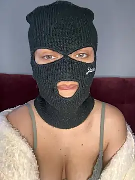 Nikki Hoee online show from 26, 2, 2026