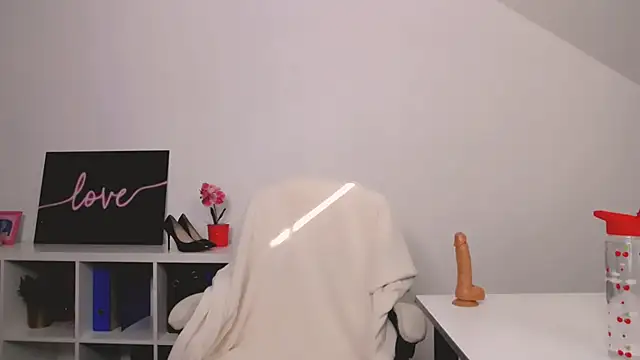 Snapshot of Lia_Benini chatting on 16, 3, 2025 Lia Benini online show from 16, 3, 2025