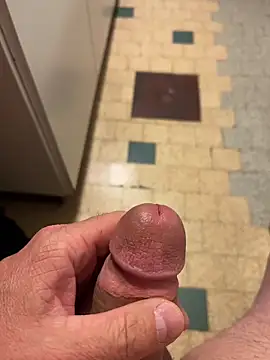 Snapshot of mikiss789 chatting on 29, 10, 2025 mikiss789 online show from 29, 10, 2025