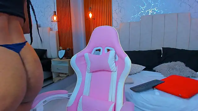 AinaraJimenez online show from 8, 3, 2025