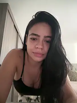 Snapshot of Sara_Leblanc chatting on 1, 1, 2025 Sara Leblanc online show from 1, 1, 2025