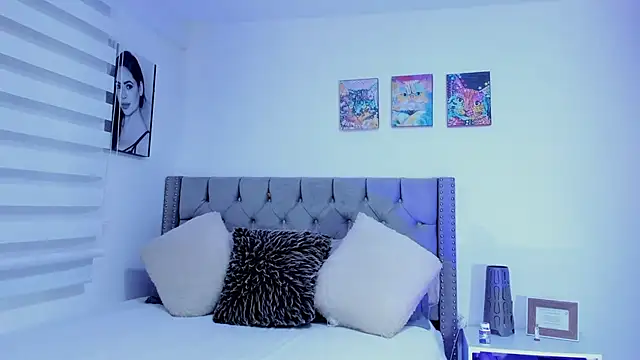 Snapshot of Sara_Leblanc chatting on 15, 1, 2025 Sara Leblanc online show from 15, 1, 2025