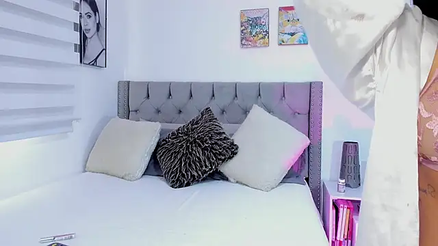 Snapshot of Sara_Leblanc chatting on 17, 1, 2025 Sara Leblanc online show from 17, 1, 2025