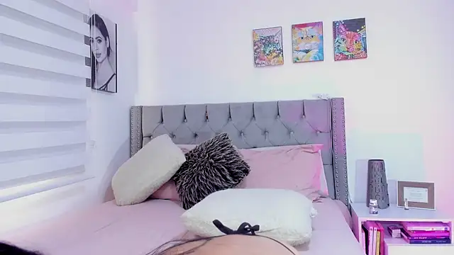 Snapshot of Sara_Leblanc chatting on 20, 1, 2025 Sara Leblanc online show from 20, 1, 2025