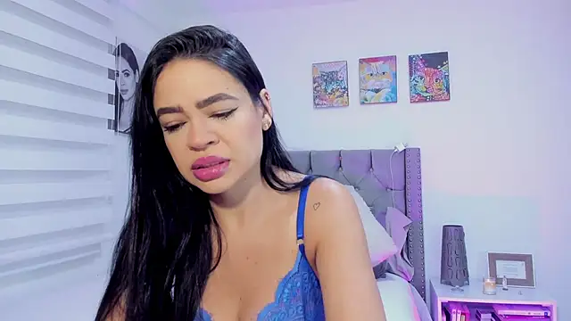 Snapshot of Sara_Leblanc chatting on 28, 1, 2025 Sara Leblanc online show from 28, 1, 2025