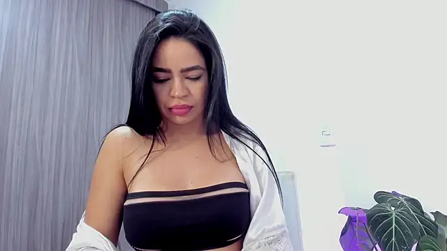 Snapshot of Sara_Leblanc chatting on 26, 2, 2025 Sara Leblanc online show from 26, 2, 2025