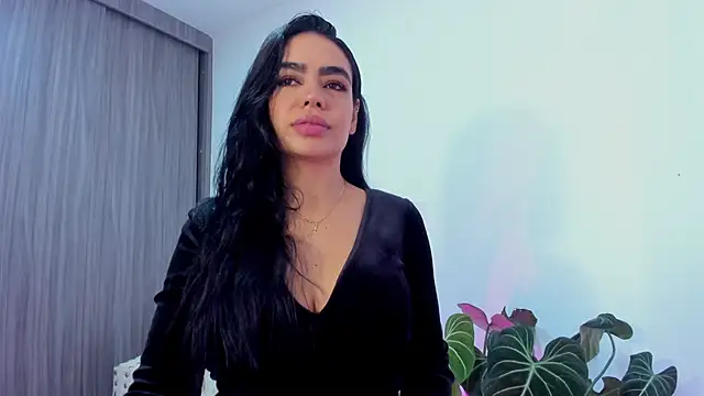 Snapshot of Sara_Leblanc chatting on 16, 10, 2025 Sara Leblanc online show from 16, 10, 2025