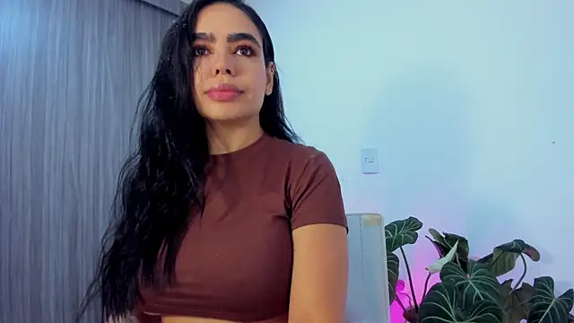 Snapshot of Sara_Leblanc chatting on 10, 1, 2026 Sara Leblanc online show from 10, 1, 2026