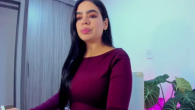 Snapshot of Sara_Leblanc chatting on 15, 1, 2026 Sara Leblanc online show from 15, 1, 2026