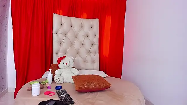 Mariana 16  online show from 26, 11, 2025