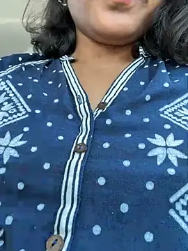 Snapshot of priyadevi17 chatting on 31, 5, 2026 priyadevi17 online show from 31, 5, 2026