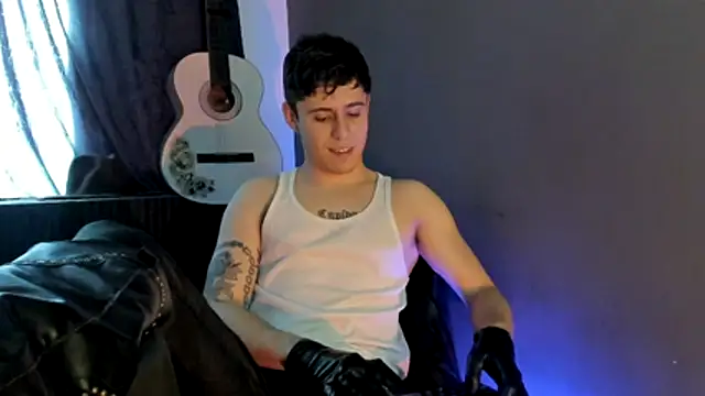 Snapshot of Antonello_Vannucci chatting on 21, 11, 2025 Antonello Vannucci online show from 21, 11, 2025