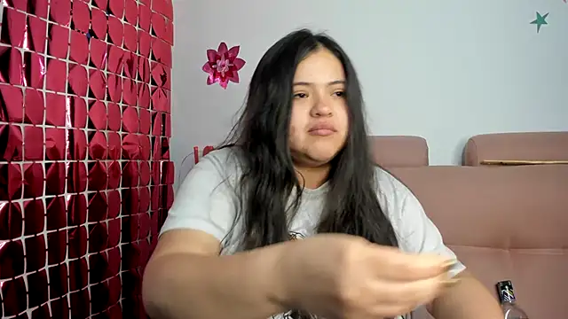 lizzie c online show from 14, 4, 2026