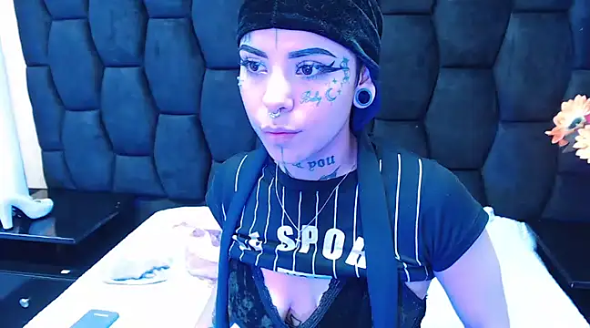 Snapshot of xbabymoonx chatting on 16, 1, 2025 xbabymoonx online show from 16, 1, 2025
